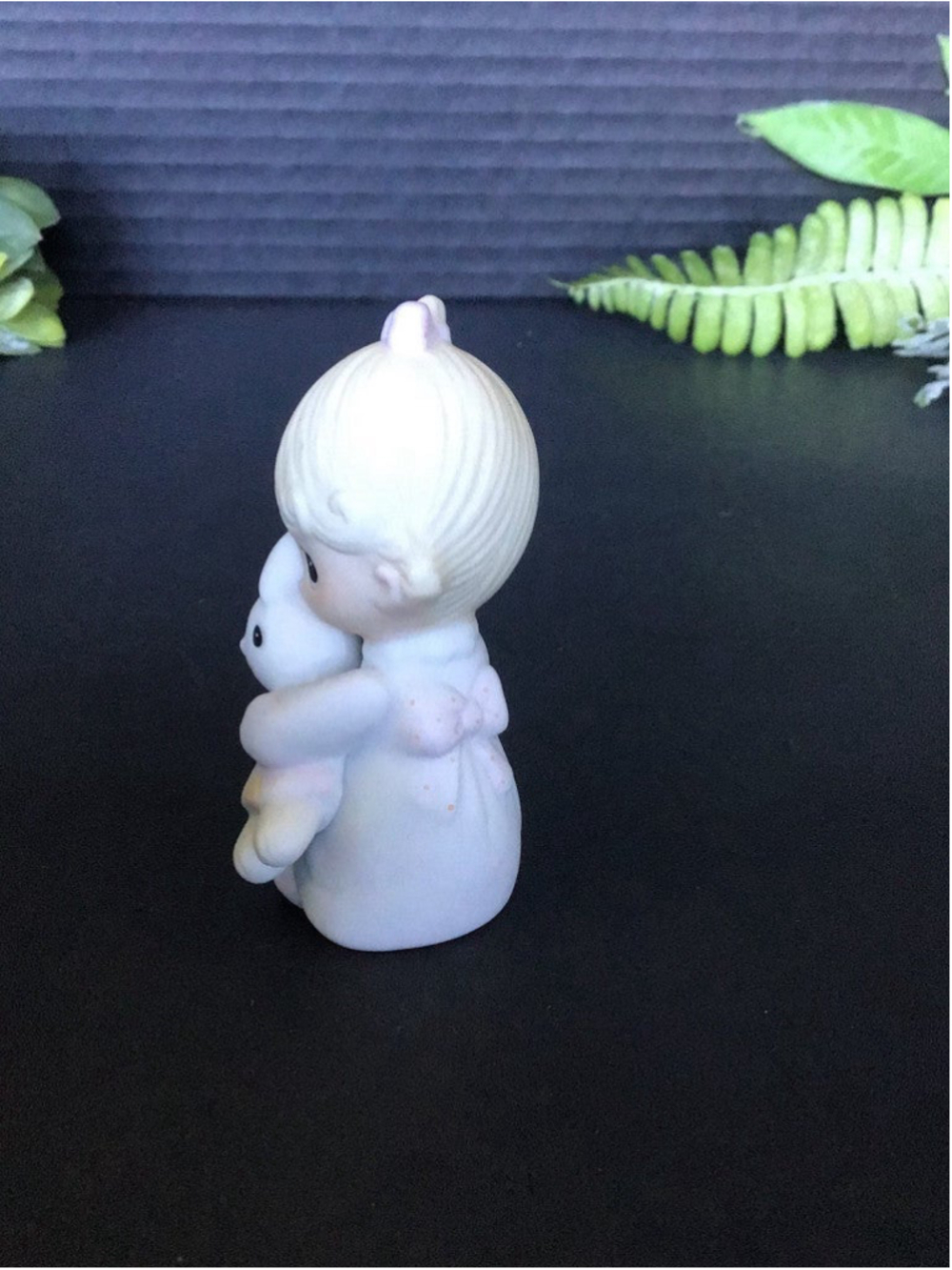 Precious Moments “Jesus Loves me” figurine - Picture 2 of 5